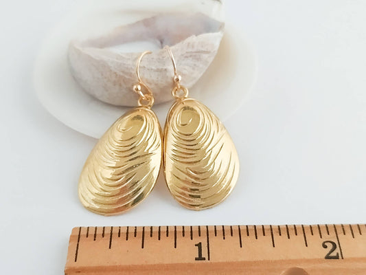Rose Gold Mussel Shell Earrings