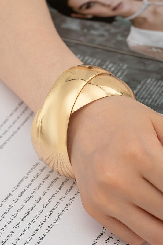 CHUNKY INTERLOCKED BANGLE SET