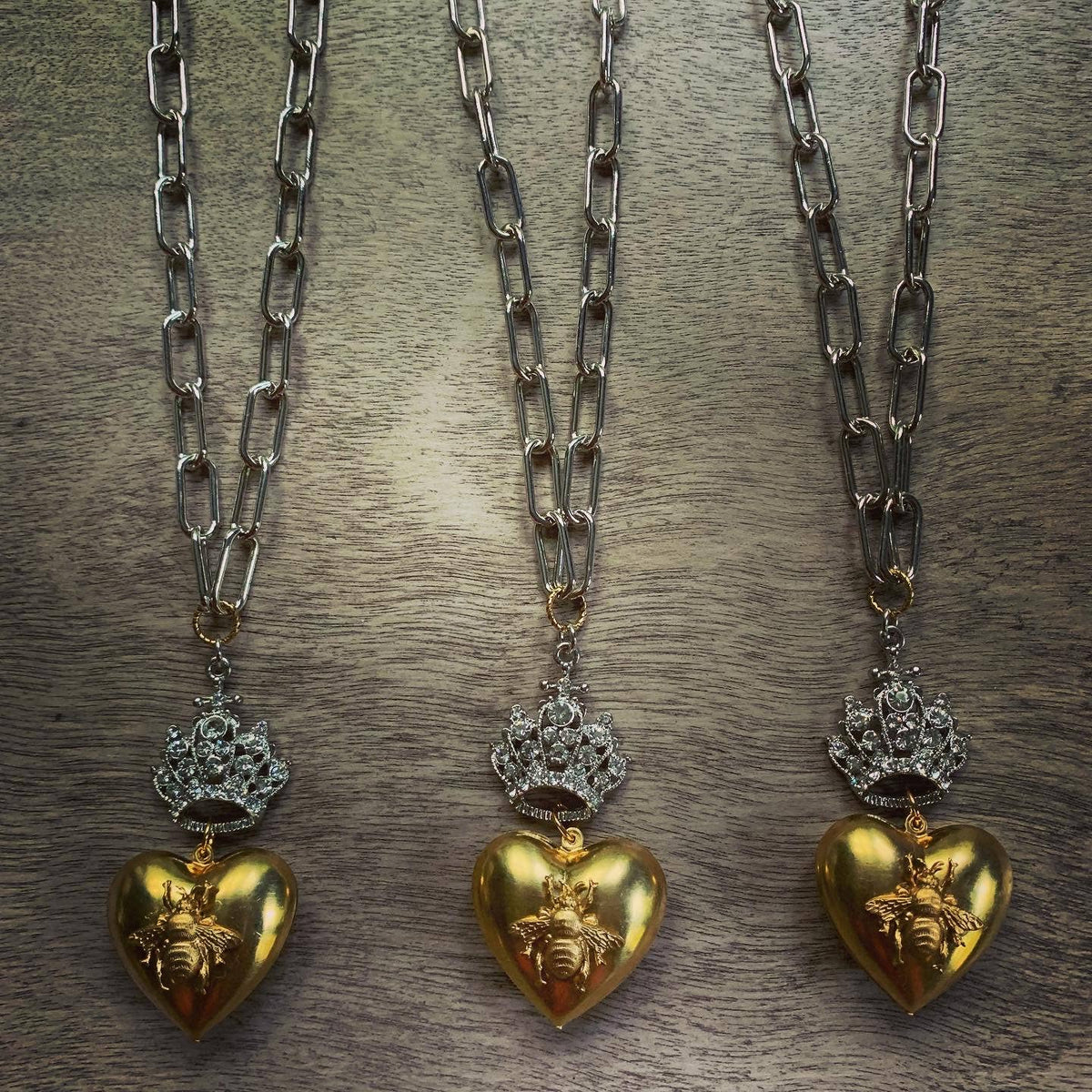 QUEEN BEE NECKLACE