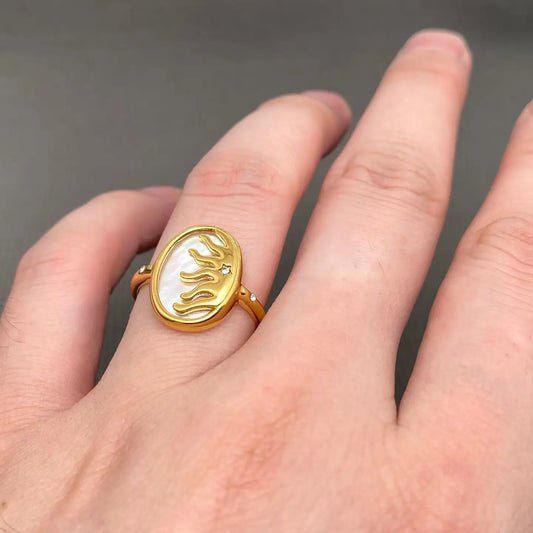 PEARLY SUN RING