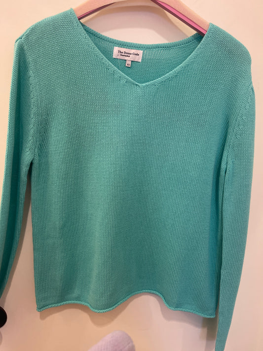 "HAPPY GIRLS ARE THE PRETTIEST "SWEATER
