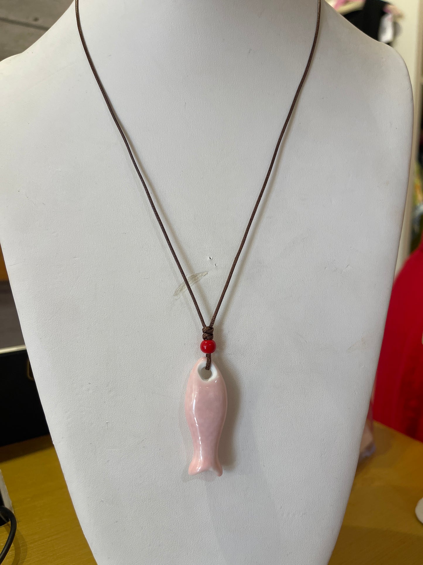 CERAMIC FISH PENDANT NECKLACE