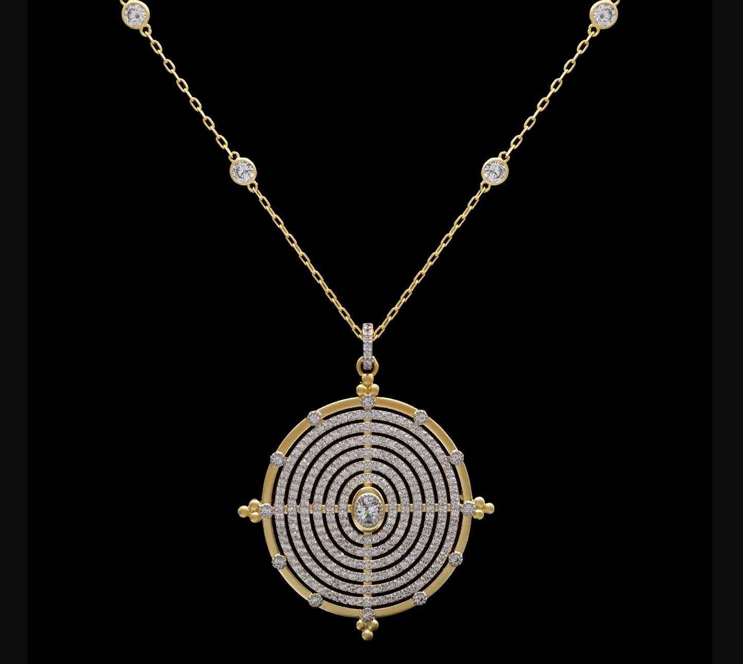 DIAMOND LIKE BULLSEYE NECKLACE