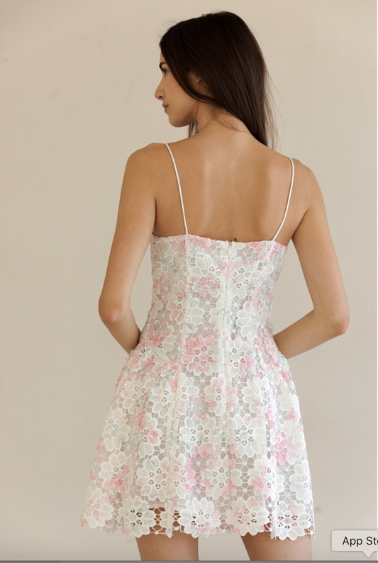 LACE FLOWERS SWEETHEART MINI DRESS