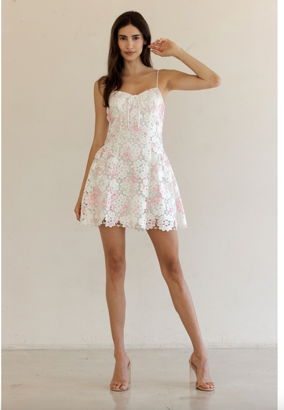 LACE FLOWERS SWEETHEART MINI DRESS