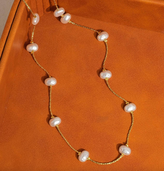 PEARL NECKLESS