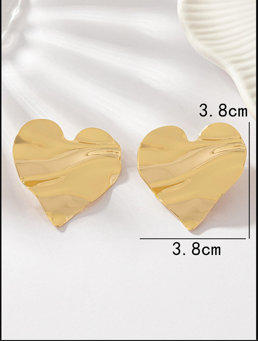 WAVY HEART EARRINGS