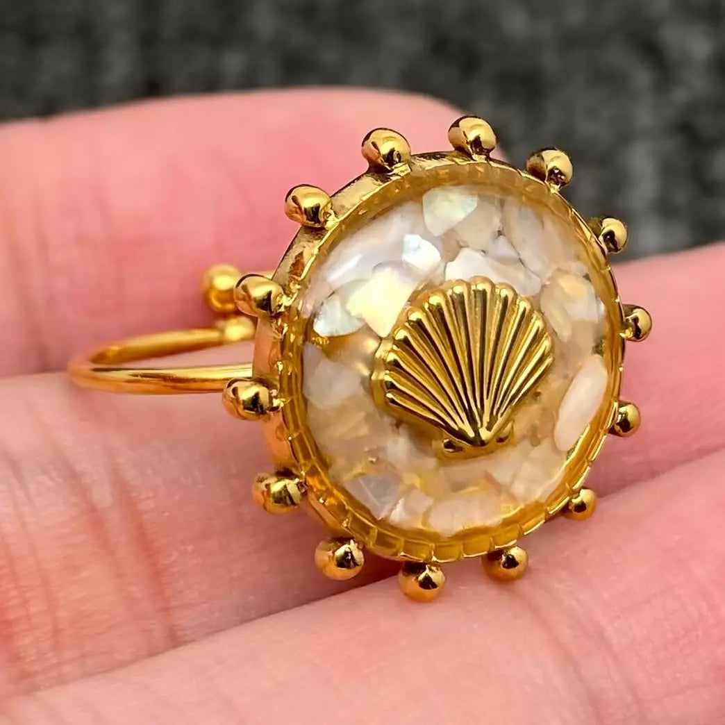 TEXTURED SCALLOP SHELL RING