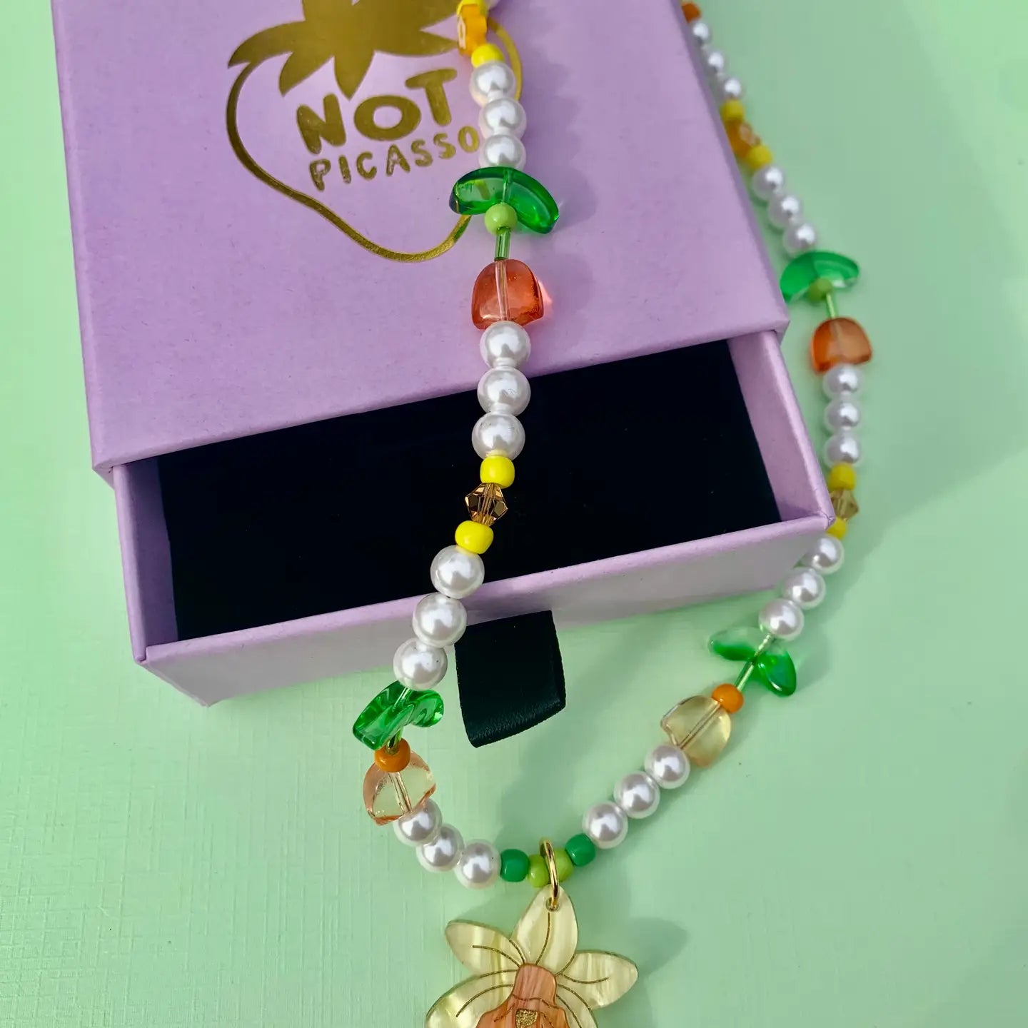 TETE-A-TETE DAFFODIL BEADED NECKLACE