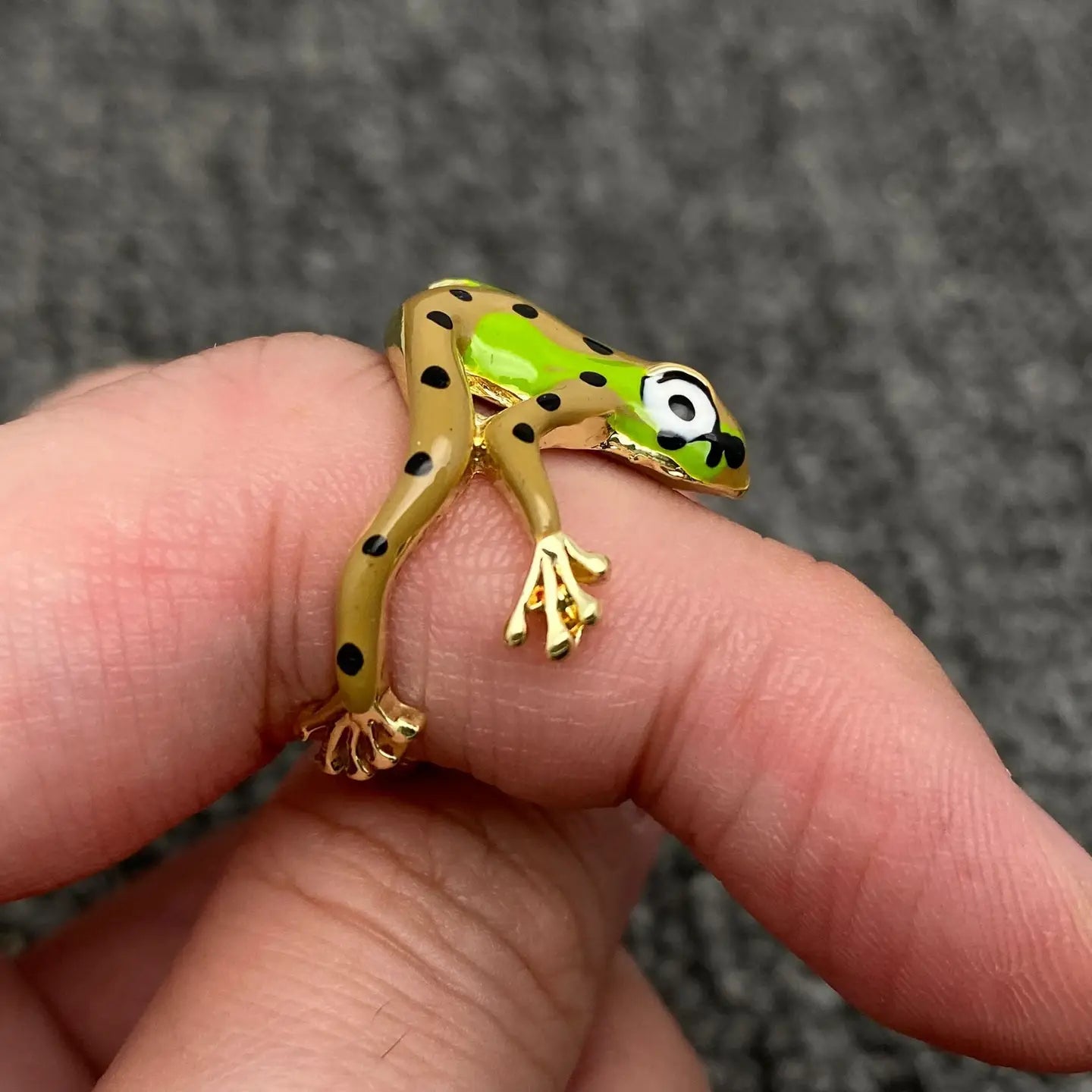TREE FROG RING