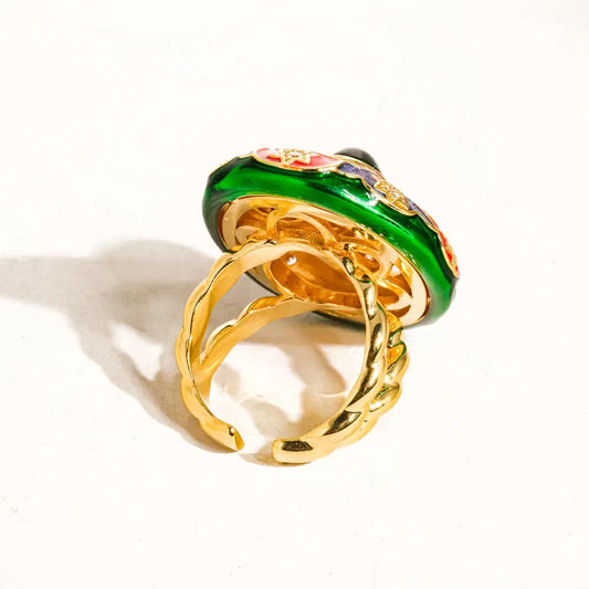 EIGHTEEN KARAT VINTAGE STATEMENT RING
