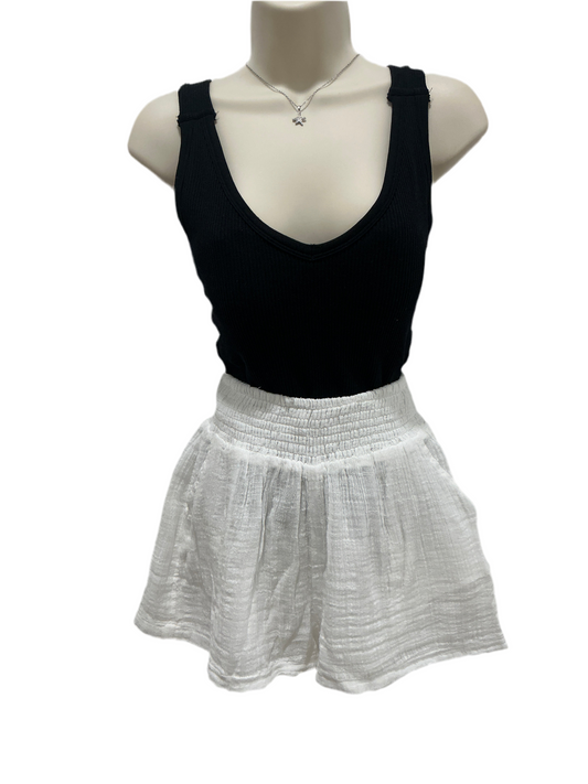 CORA'S WHITE ELASTIC WAISTBAND SHORTS