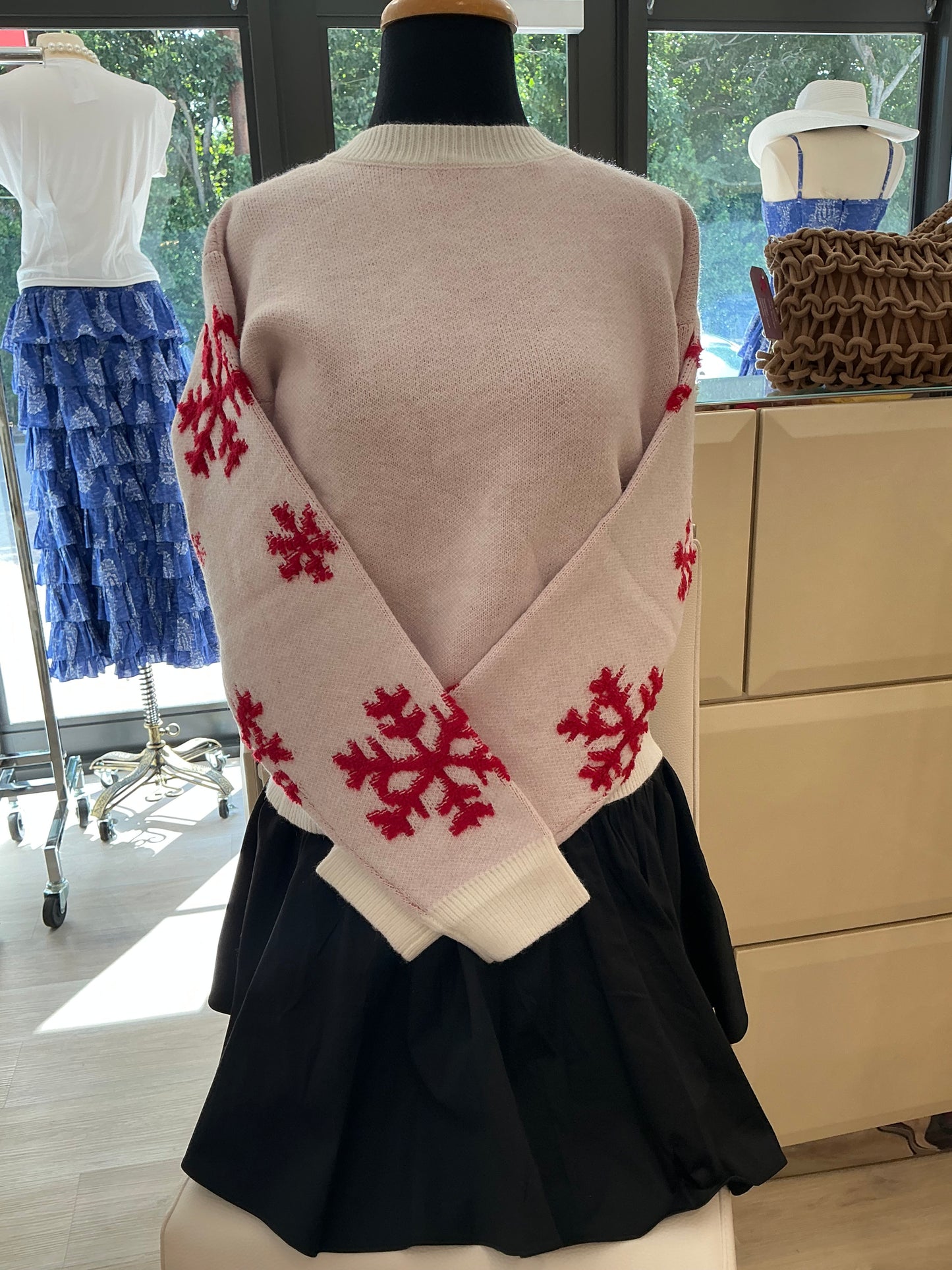 SNOW FLAKE SWEATER