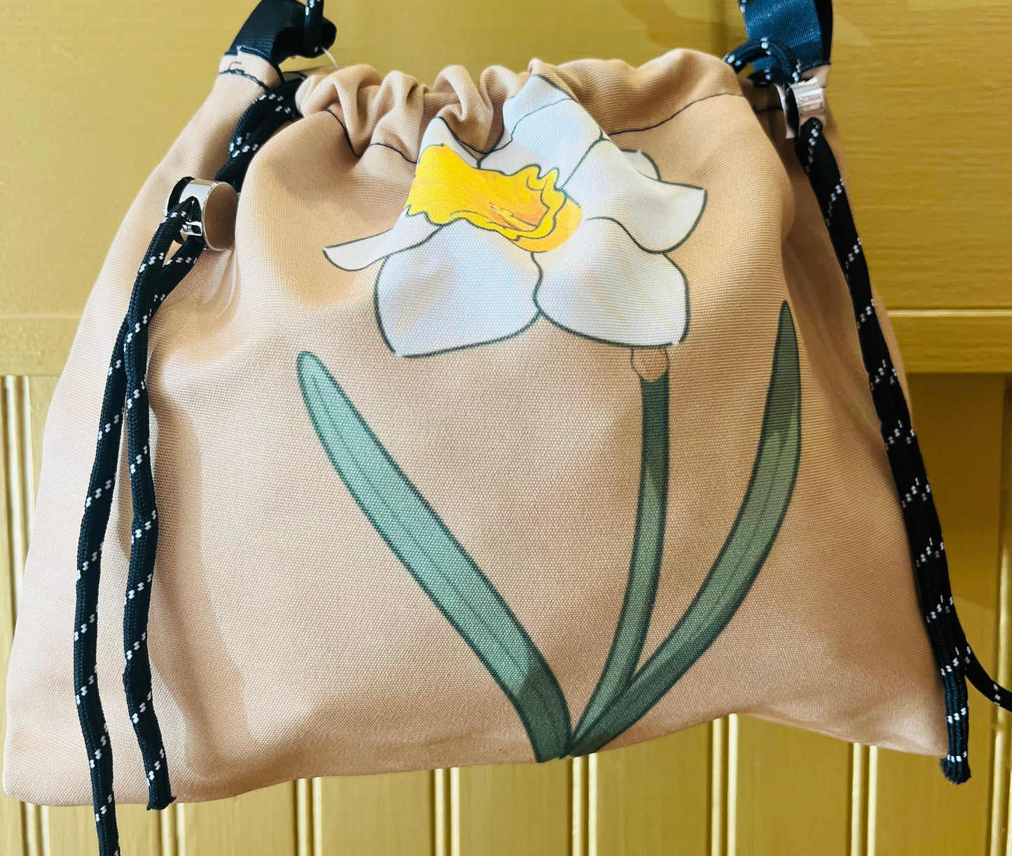 DAFFODIL DRAWSTRING PURSE