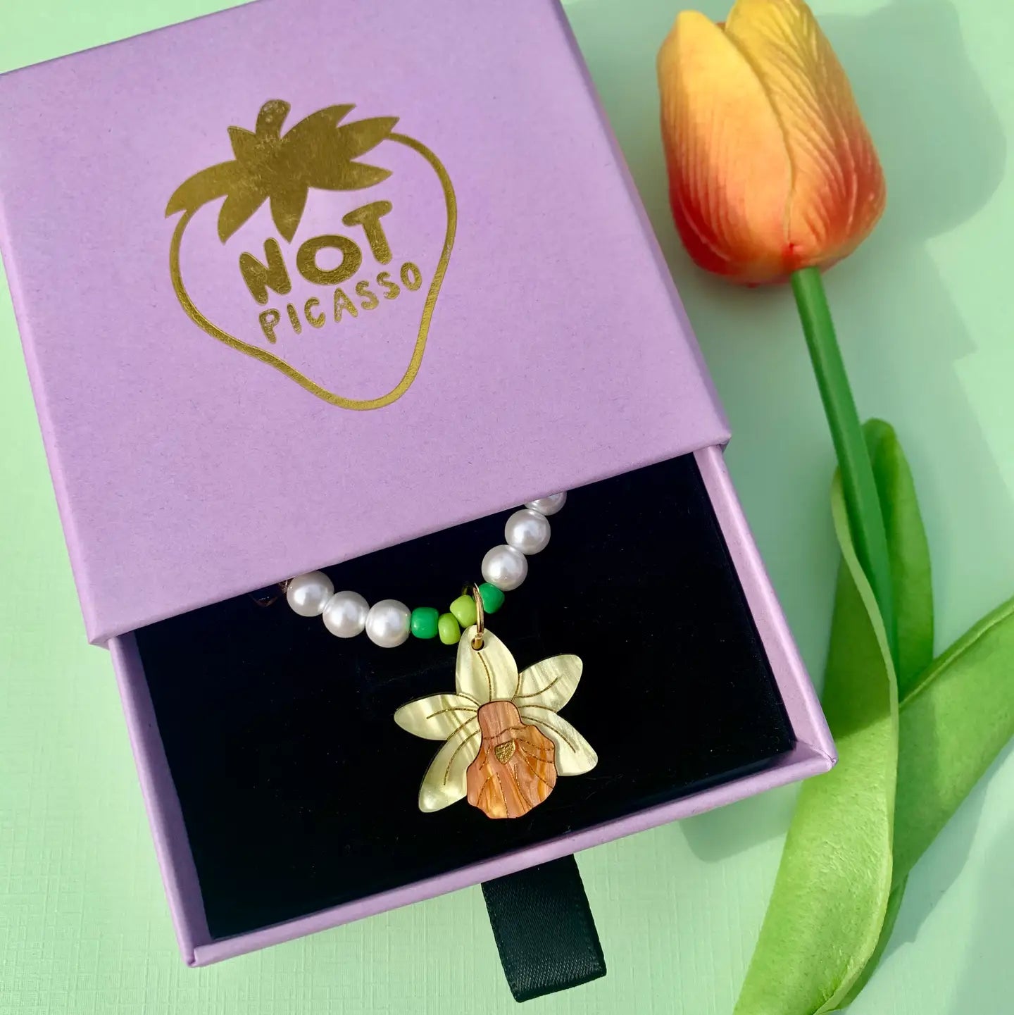 TETE-A-TETE DAFFODIL BEADED NECKLACE