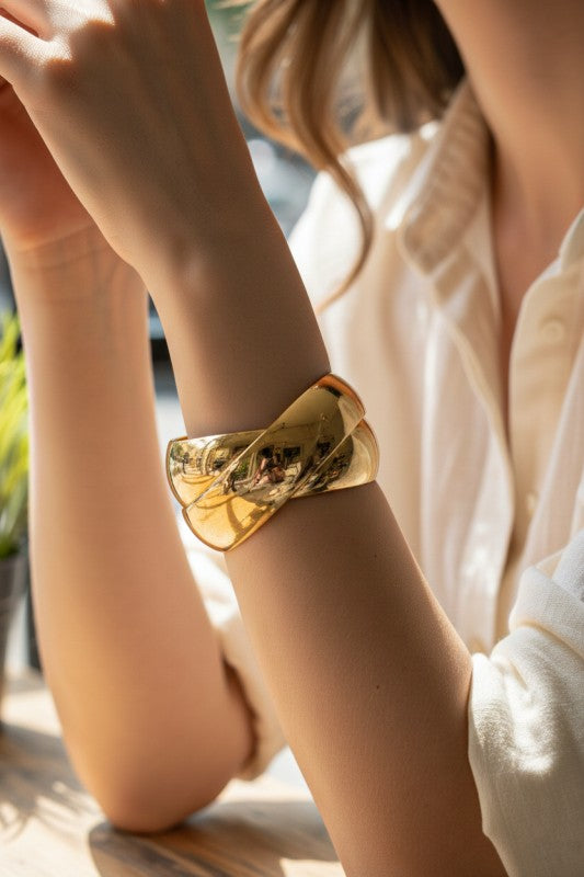 CHUNKY INTERLOCKED BANGLE SET