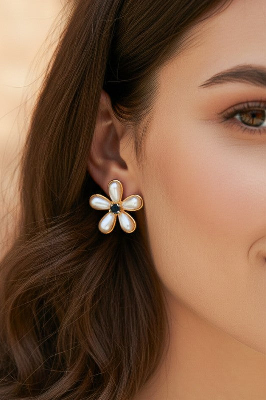 PEARL PETAL STUD EARRINGS