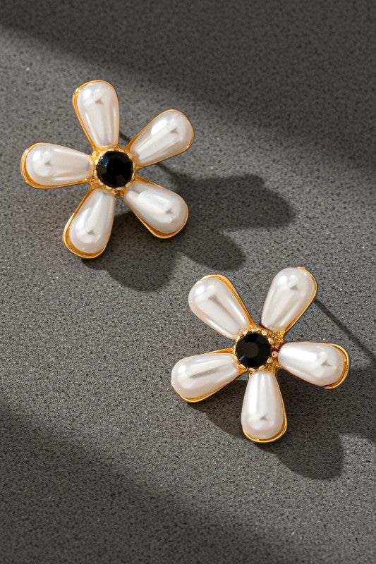PEARL PETAL STUD EARRINGS