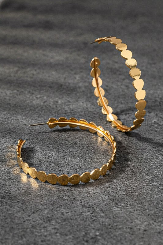 BRUSHED SURFACE HEART HOOP EARRINGS