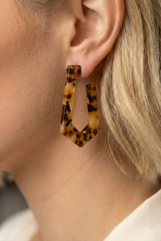 TORTOISE KITE HOOP EARRINGS