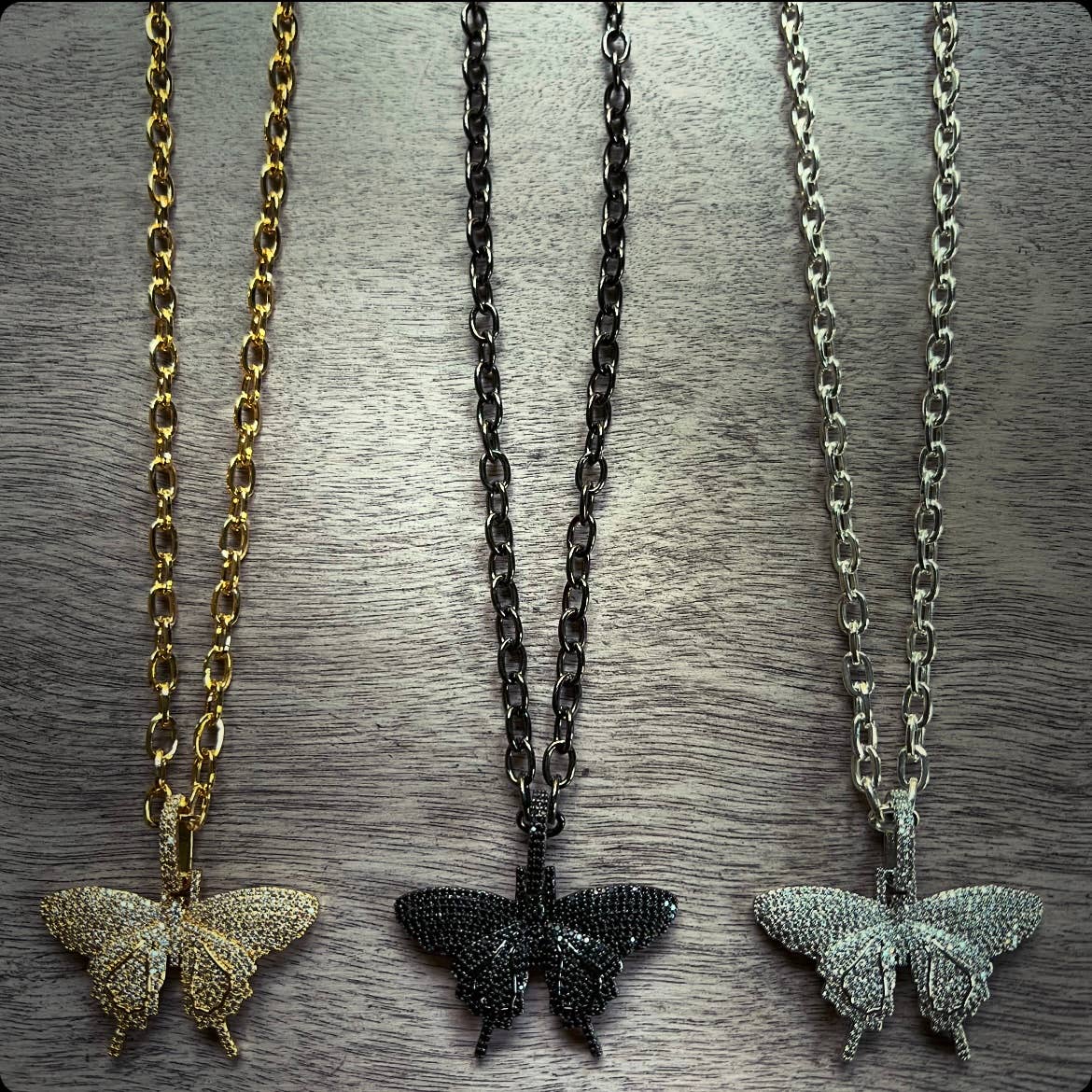GLITTERFLY NECKLACE