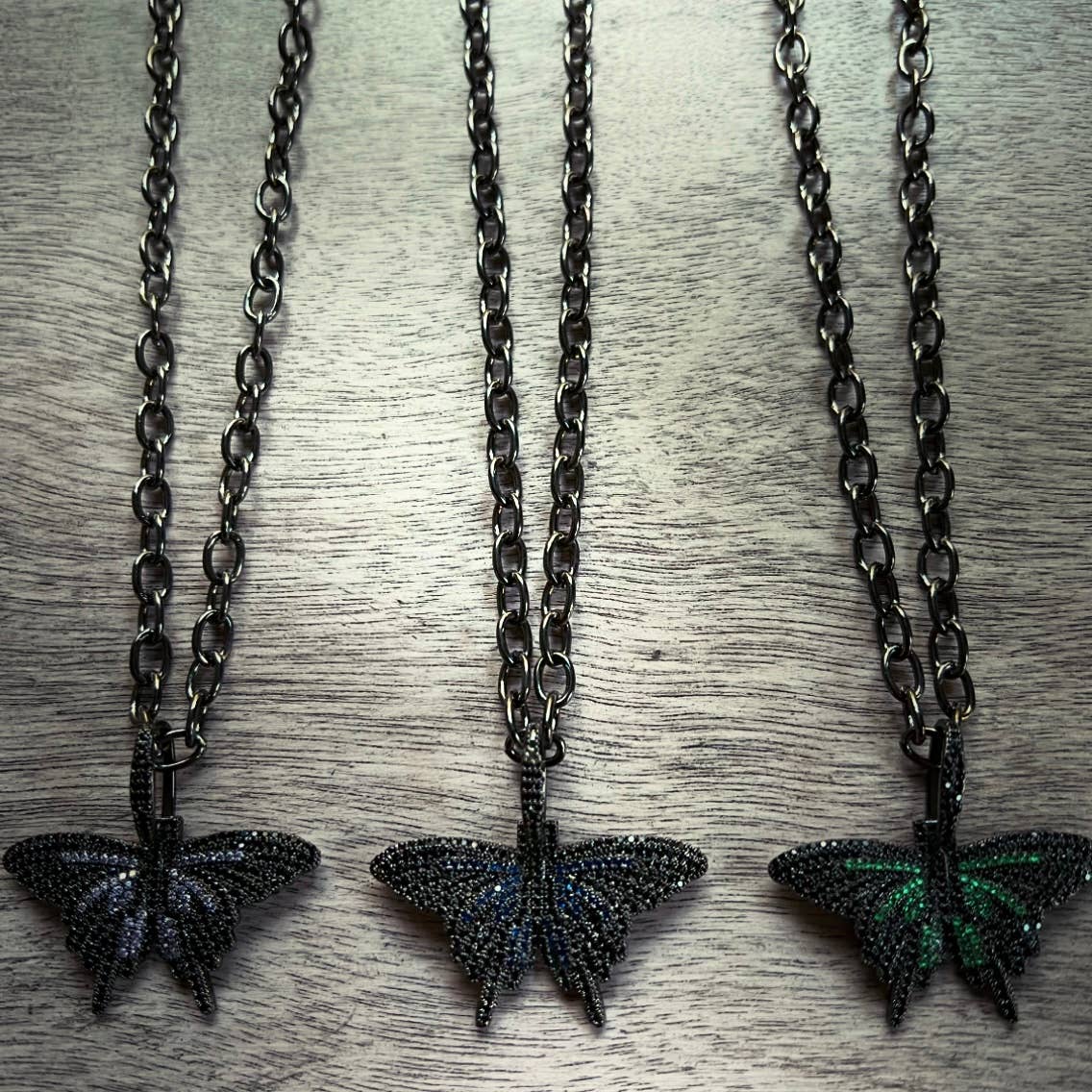 GLITTERFLY NECKLACE