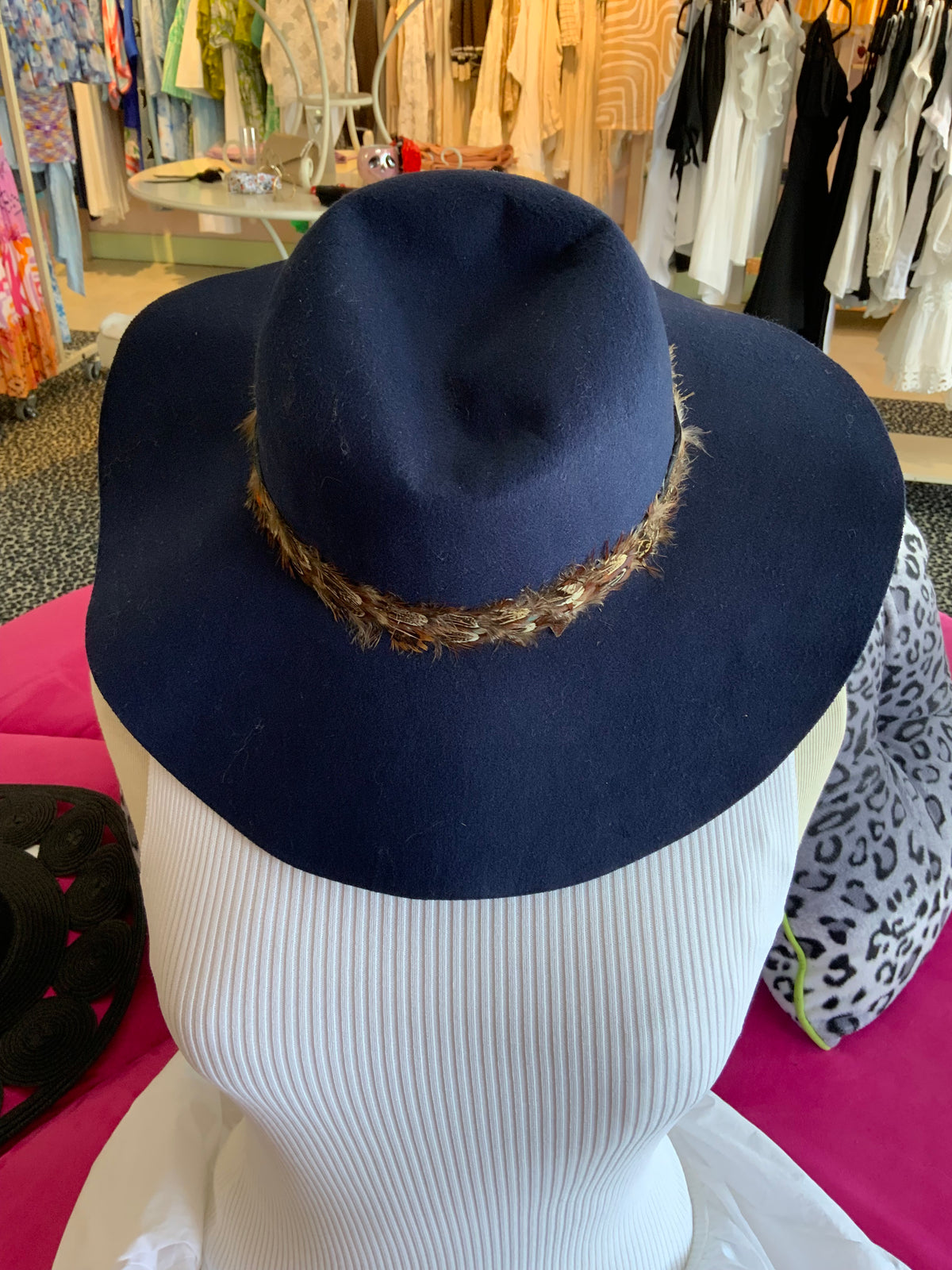 KENSY'S FELT FEATHERED FEDORA HAT