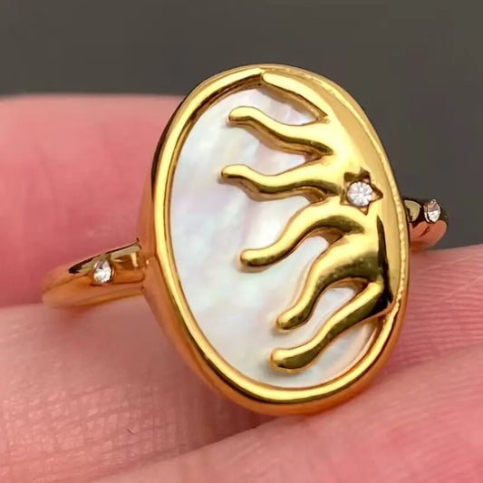 PEARLY SUN RING
