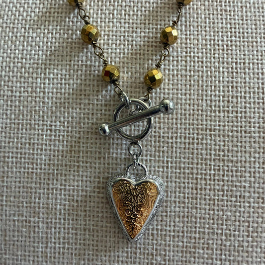 ETCHED HEART TOGGLE NECKLACE