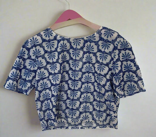 JULIE RETRO EYELET CROP TEE