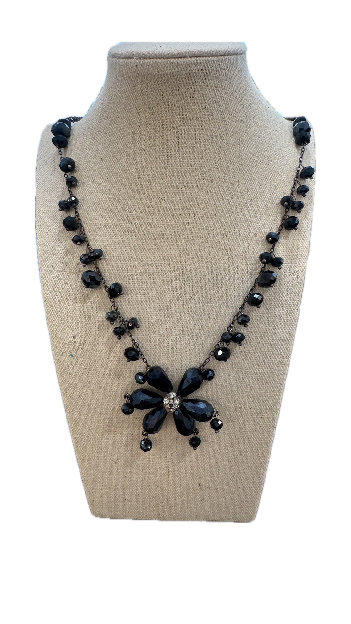 MIDNIGHT BLUE FLOWER NECKLACE