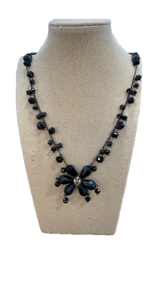 MIDNIGHT BLUE FLOWER NECKLACE