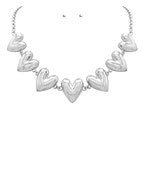PUFFY HEART LINKED NECKLACE