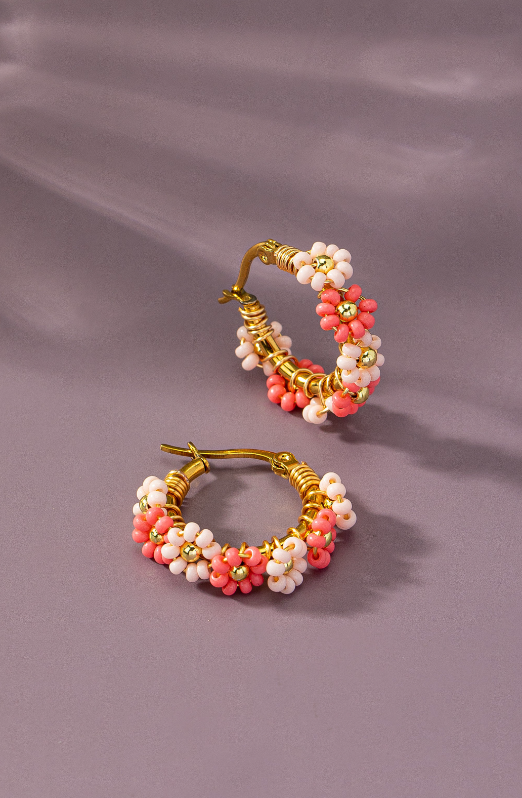 CORAL SEED SMALL HOOP EARRINGS