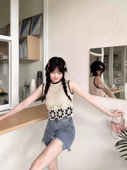 KENDALL CROCHET FLOWER TOP