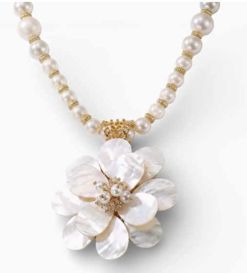 PEARLY FLOWER NECKLACE
