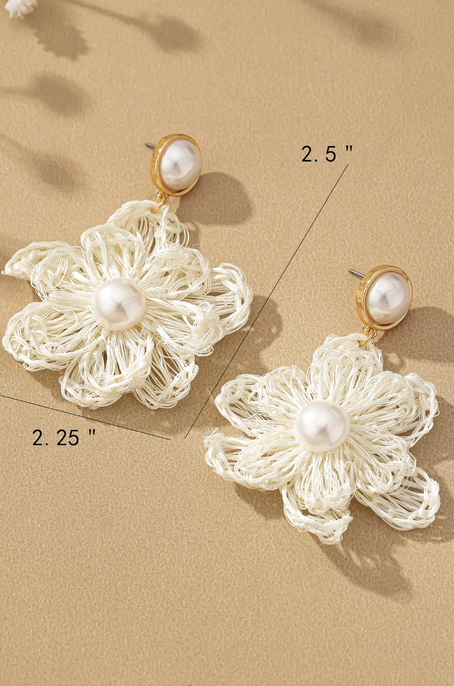 STRAW FLOWER RAFFIA EARRINGS