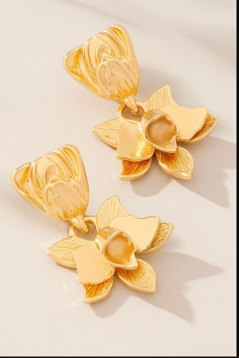 DAFFODIL GOLD DROP EARRINGS