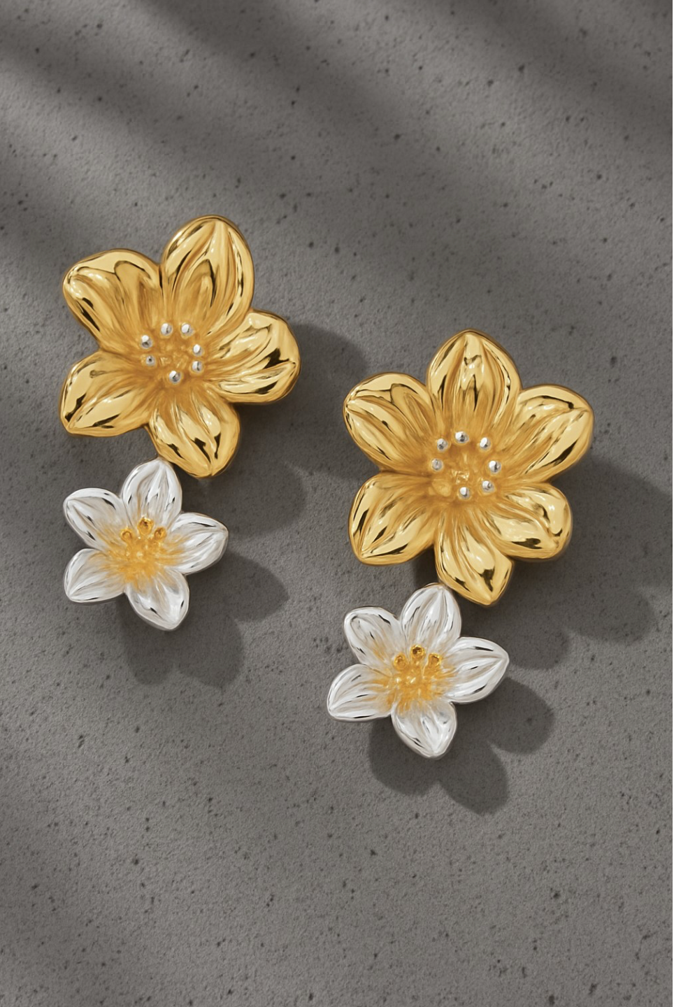 2 TONE FLOWER EARRINGS