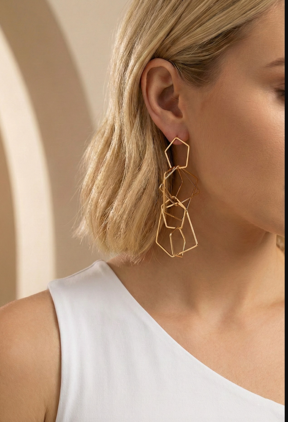 GEO TRIANGLE EARRINGS
