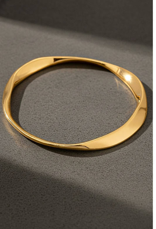 FLUID TWIST BANGLE BRACELET