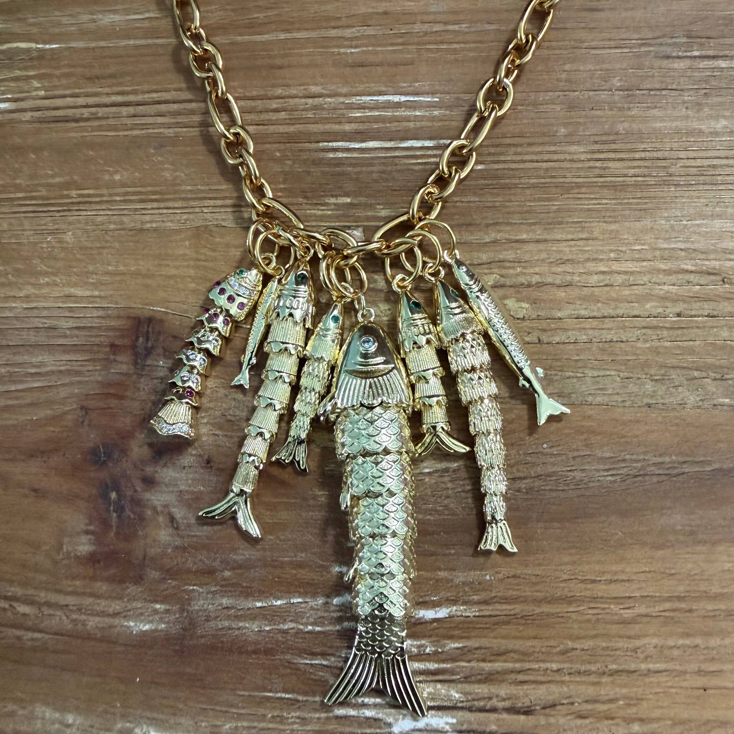 SCHOOL OF FISH CHARM NECKLACE